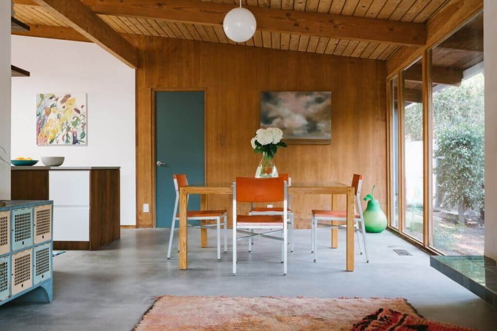 Get inspired by Midcentury Modern design / Source: Design./Visual / Photographed by Alison Bernier