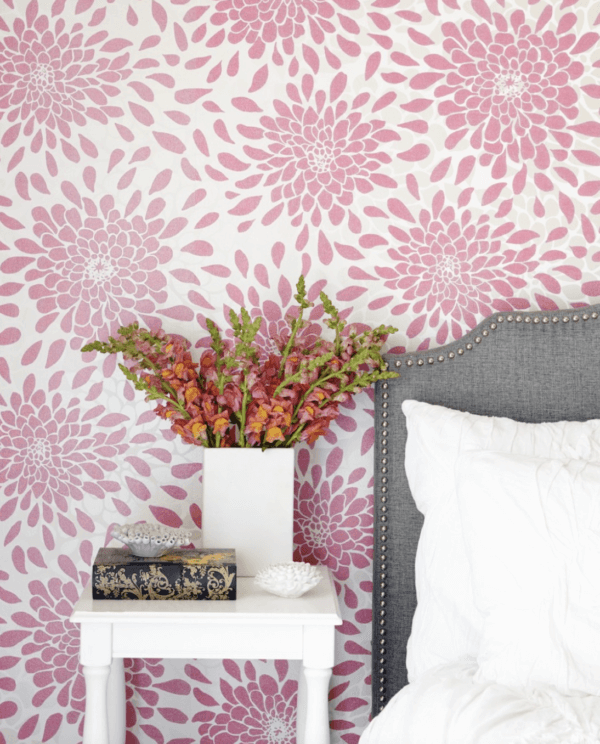 Floral pink wallpaper